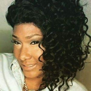 Meet your Posher, Alicia